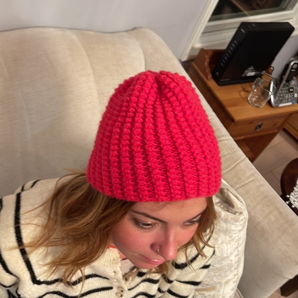 Hand knitting hat - Picture 3 of 6